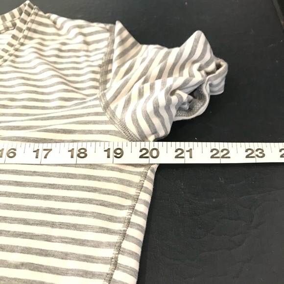 Lululemon tee “flaw” - Picture 10 of 11